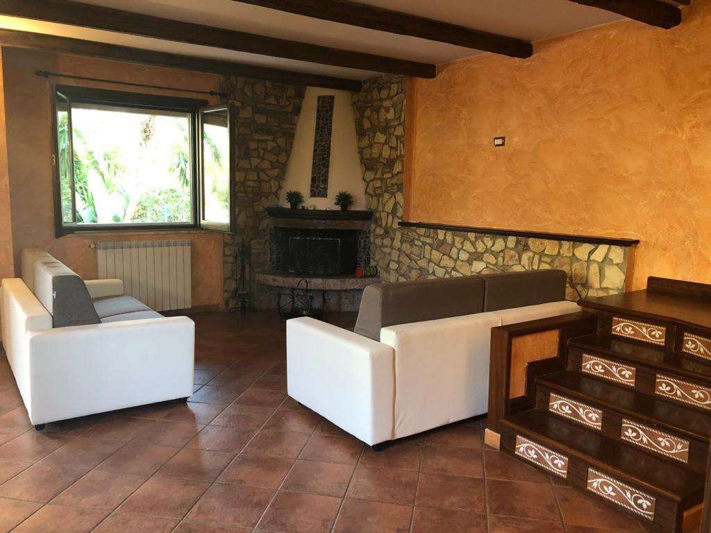Villa Jari Carini Exteriér fotografie